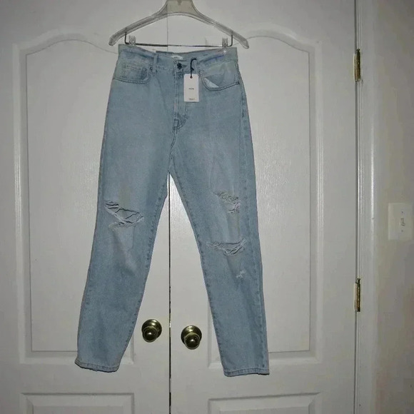 NWT FOREVER 21 High Rise Relaxed Fit Front Button Tapered Leg Jeans Size 27 - Picture 1 of 10